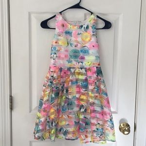 Cute spring dress!